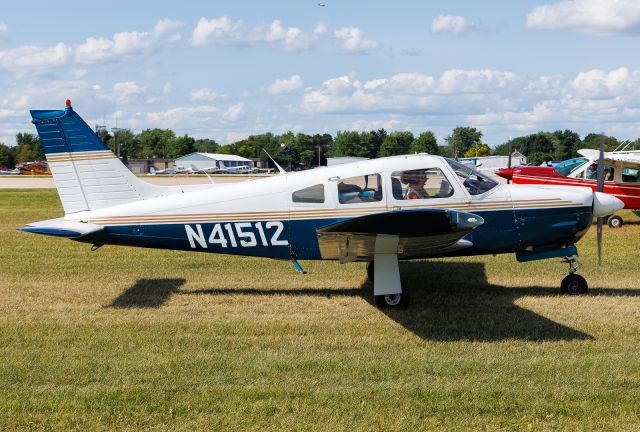 Piper Cherokee Arrow (N41512)