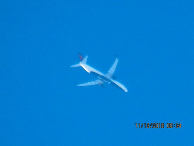 Boeing 737-900 (N904DN)