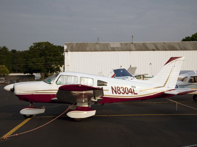 Piper Apache (N8304L)