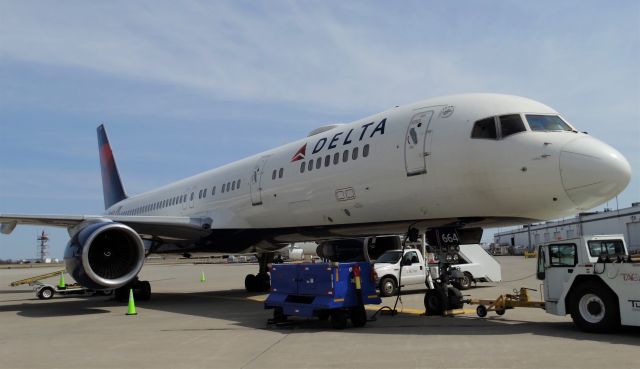 Boeing 757-200 (N664DN) - Closeup shot of a Delta 757-200 parked at the cargo ramp! Charter for the Buffalo Sabers