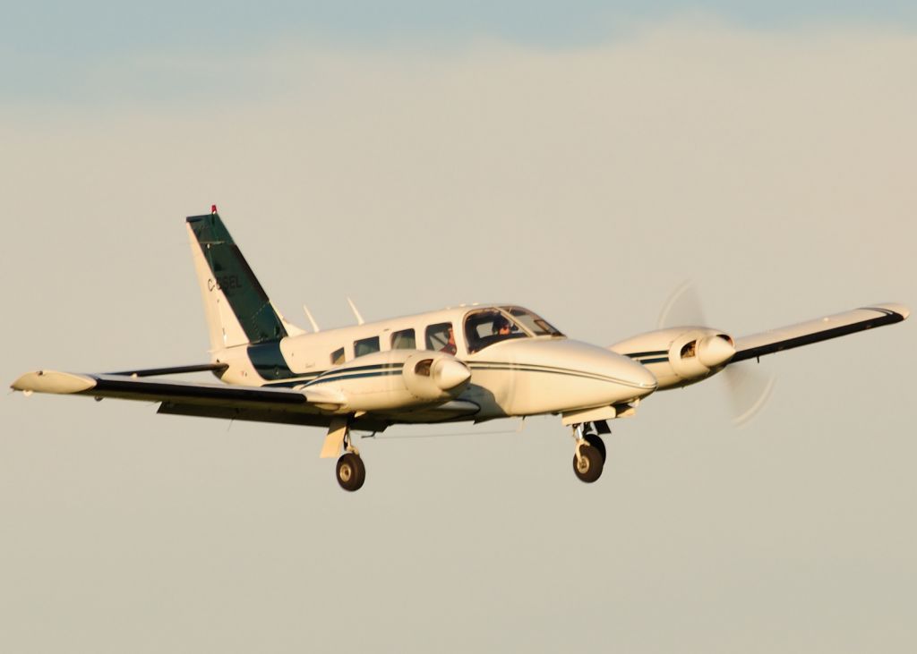 Piper Seneca (C-GSEL)