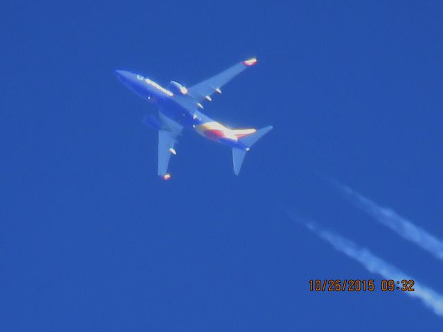 Boeing 737-700 (N7826B)