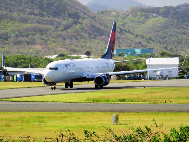 Boeing 737-900 (N845DN)