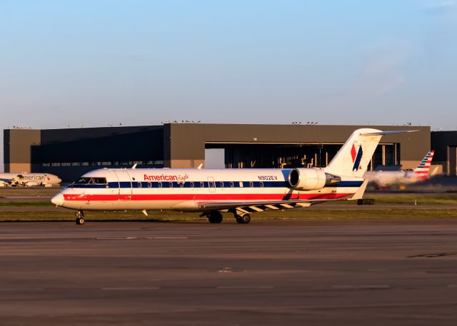 Canadair Regional Jet CRJ-200 (N902EV)