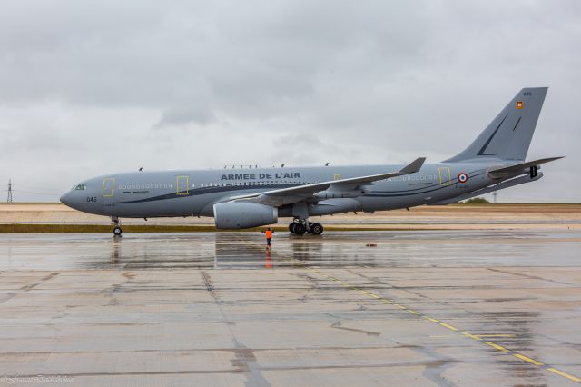 Airbus A330-200 (F-UJCK)