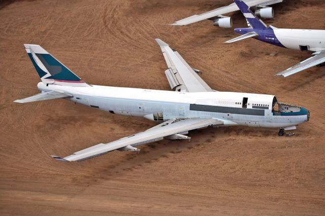 Boeing 747-400 (B-HOZ)