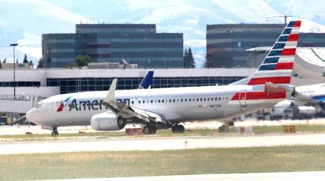 Boeing 737-800 (N873NN) - Arrival Roll Out Taxi to Gate  05-09-2016