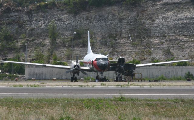 CONVAIR CV-580 (N153JR)