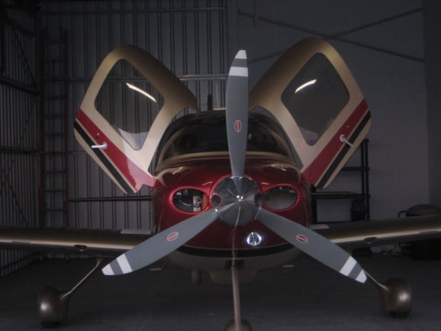 Cirrus SR-22 (N87LP)