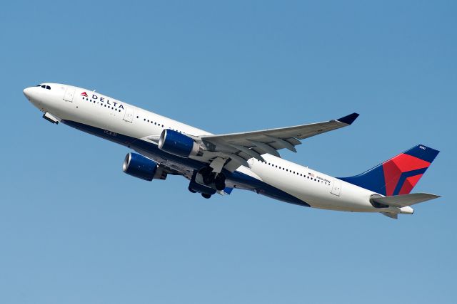 Airbus A330-200 (N861NW)