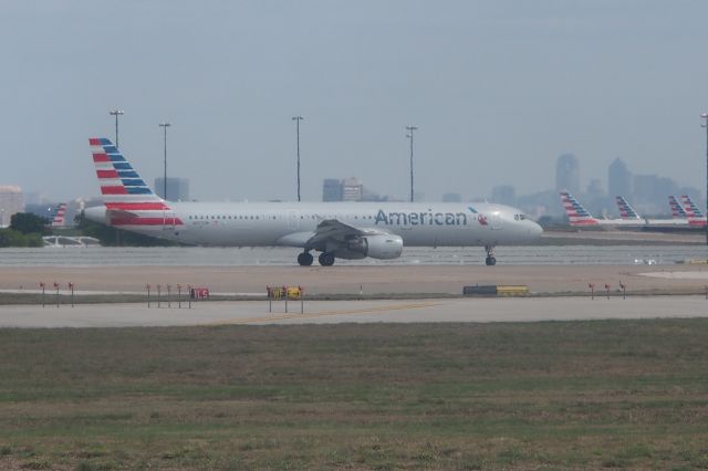 Airbus A320 (N157UW)