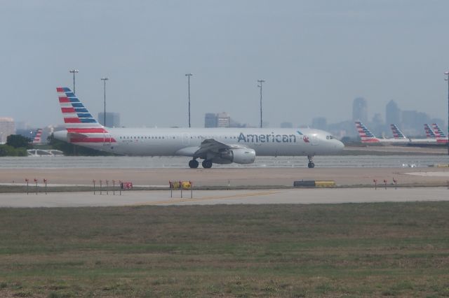 Airbus A320 (N157UW)