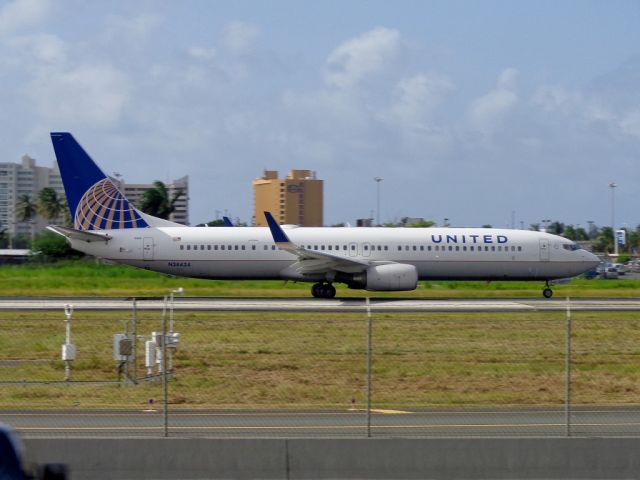 Boeing 737-900 (N38424)