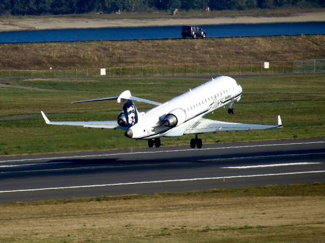 Canadair Regional Jet CRJ-700 (N217AG)