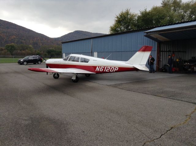 Piper PA-24 Comanche (N6120P)