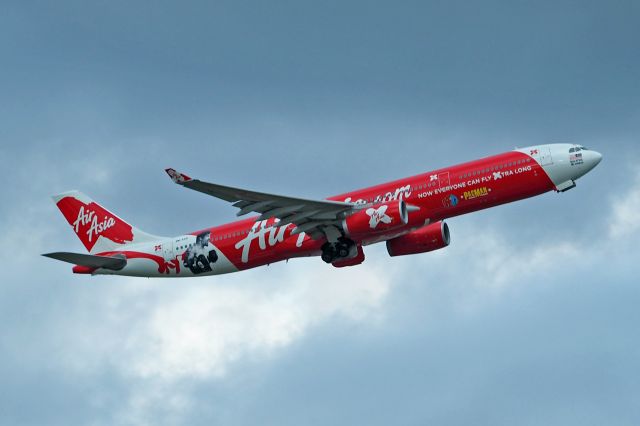 Airbus A330-300 (9M-XXP) - Airbus A330-343 AirAsia X 9M-XXP PacMan YPPH 61017