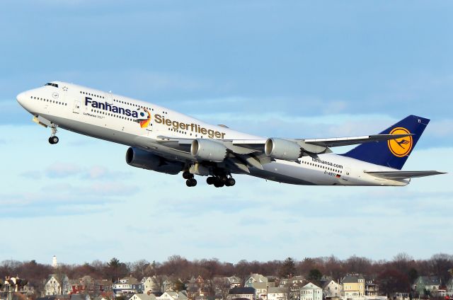 BOEING 747-8 (D-ABYI) - LH 423 to Frankfurt departing on 33L