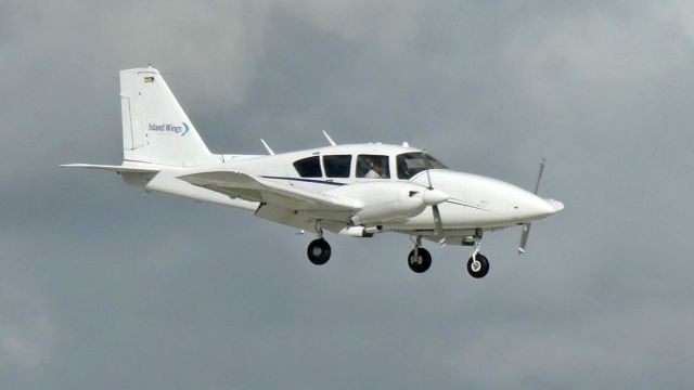 Piper Apache (C6-FOX)