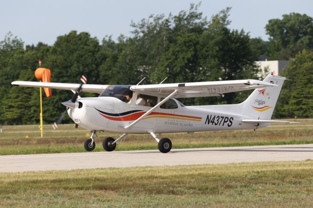 Cessna Skyhawk (N734PS)