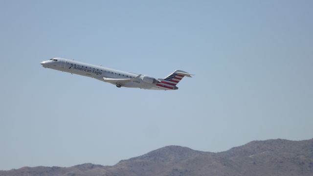 Canadair Regional Jet CRJ-700 (N738SK)