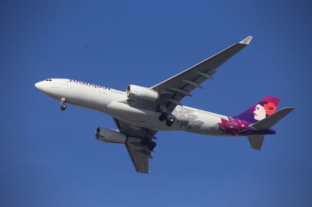 Airbus A330-200 (N383HA)