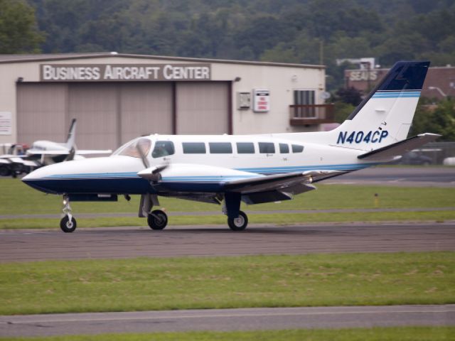 Cirrus SR-22 (N454CP) - Rollout after ladning runway 26,