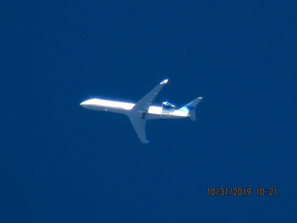 Canadair Regional Jet CRJ-700 (N536GJ)