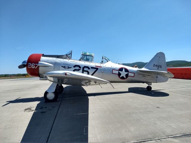 North American T-6 Texan (N6253C) - The AMERICAN AIRPOWER HERITAGE FLYING MUSEUM stopped into Scranton Intl Airport bringing Their T-6 Texan for tours and flights.