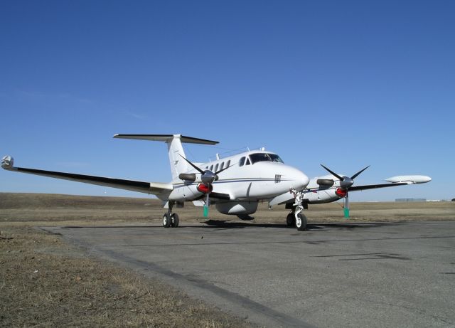 Beechcraft Super King Air 200 (N857GA) - During radar work-up in Calgary. Operated by Intermap Technologies Inc.