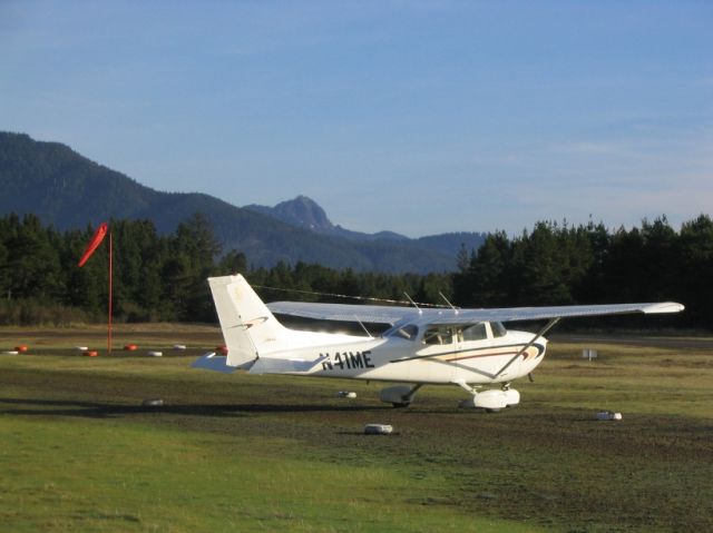 Beechcraft Beechjet (N41ME) - 1979 Cessna 172.  160hp w/ PowerFlow Exhaust.  Parked at Nehalem Bay State Park, 3S7, March 2007.