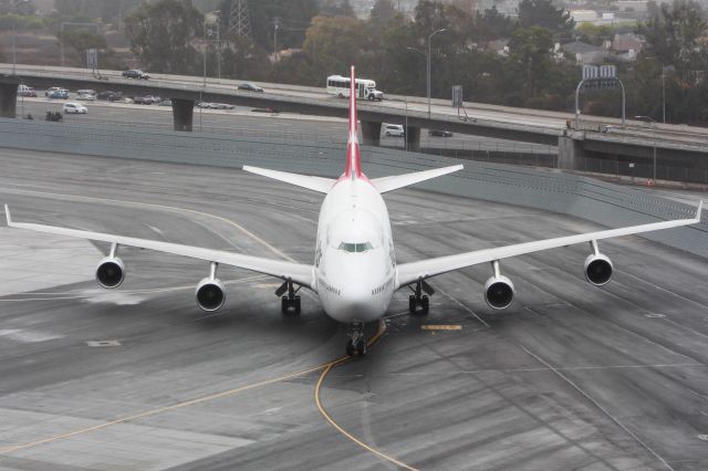 Boeing 747-400 (VH-OJT)