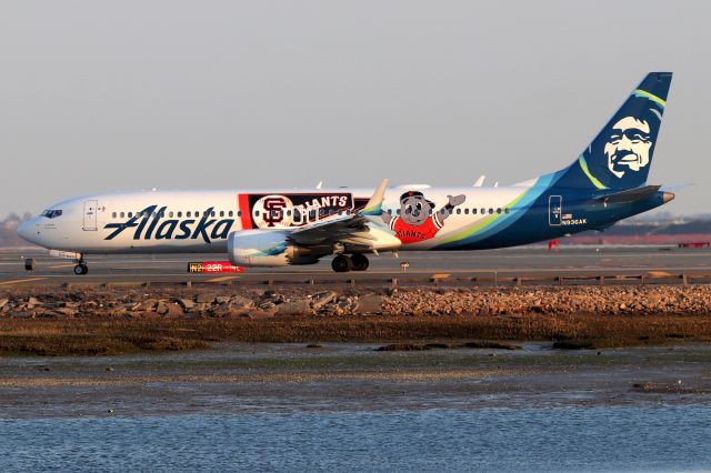 Boeing 737 MAX 9 (N936AK) - Alaska's SF Giants livery departing to San Francisco