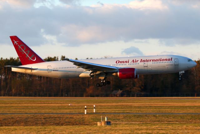 Boeing 777-200 (N846AX)