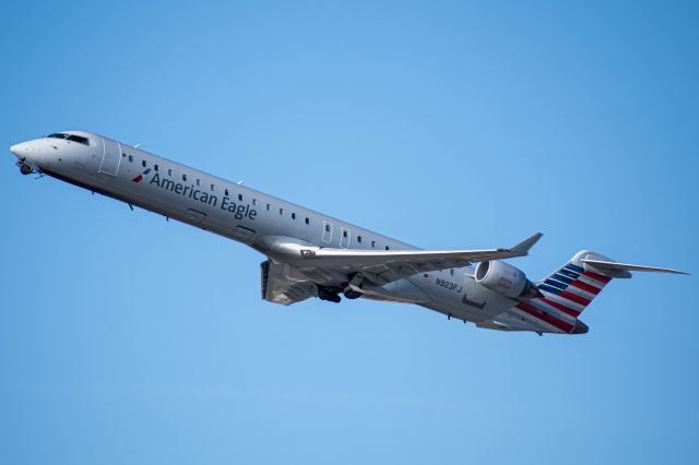 Canadair Regional Jet CRJ-900 (N923FJ) - ASH5869 - RNO to PHX - 29 Dec, 2020