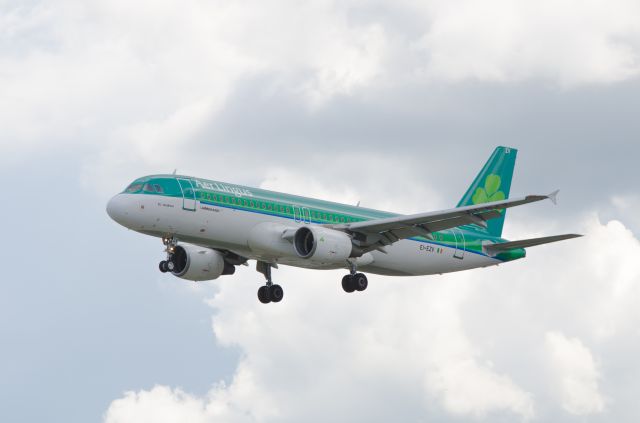 Airbus A320 (EI-EZV) - GVA / Aer Lingus / Airbus A320-214 / EI-EZV / 05.06.2016