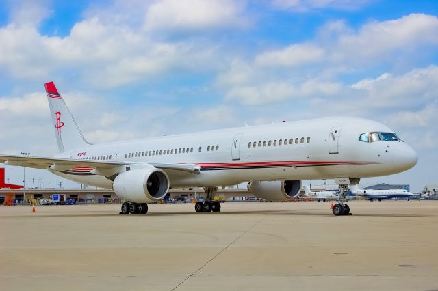 Boeing 757-200 (N757SS)