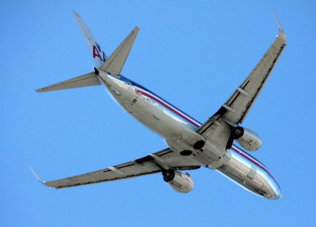 Boeing 737-700 (N937AN) - Departure to LAX, 10-06-2012