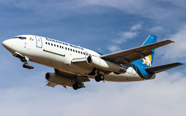 Boeing 737-200 (C-GOPW)