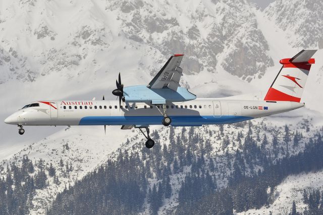 de Havilland Dash 8-400 (OE-LGN)