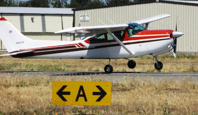 Cessna Skylane (N9007R) - Taking off from RWY 24