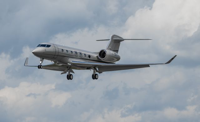 Gulfstream Aerospace Gulfstream G500 (N511JS) - Nice G500 arrival into KCAE