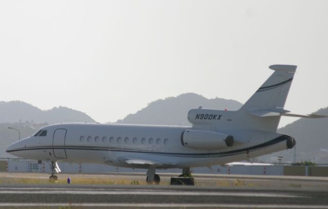 Dassault Falcon 900 (N900KX)