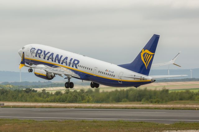 Boeing 737-800 (EI-EJO)