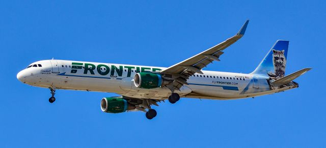 Airbus A321 (N720FR) - N720FR Frontier Airlines Airbus A321-211 s/n 7852 "Crockett The Raccoon" - Las Vegas - McCarran International Airport (LAS / KLAS)br /USA - Nevada June 8, 2021br /Photo: Tomás Del Coro