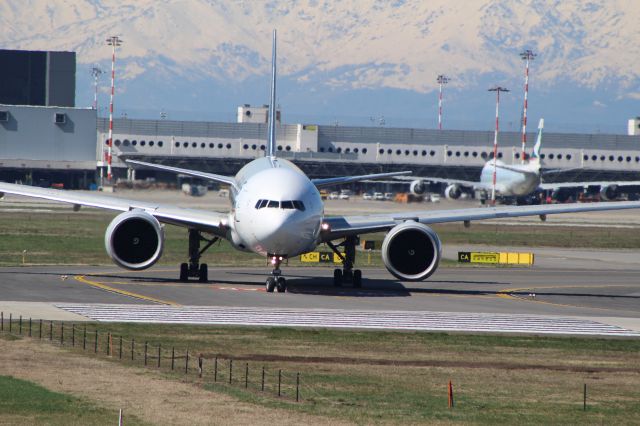 Boeing 777-200 (9V-SWA)