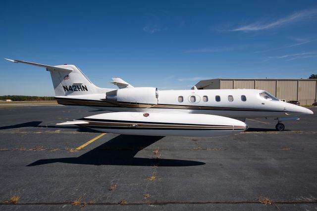 Learjet 35 (N42HN)