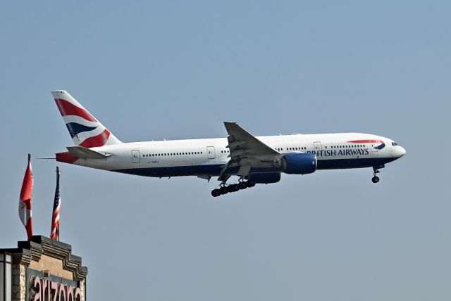 Boeing 777-200 (G-YMMJ)