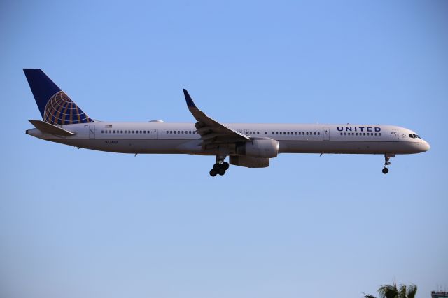 BOEING 757-300 (N73860)