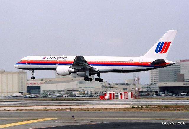 Boeing 757-200 (N512UA) - KLAX - UAL 757 landing 25L early 1990s.