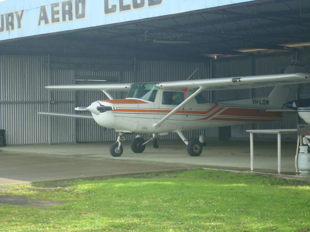 Cessna 152 (VH-LQW)